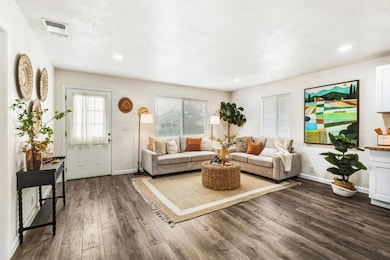 3813 25th Ave, Sacramento, CA 95820 - photo 4