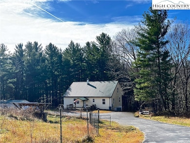 56 Buttons Ln, Sparta, NC 28675 - photo 6