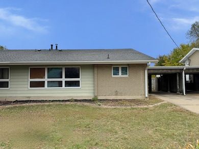 1612 Golfview Rd, Rantoul, IL 61866 - photo 2