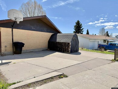 822 Moose St, Kemmerer, WY 83101 - photo 6