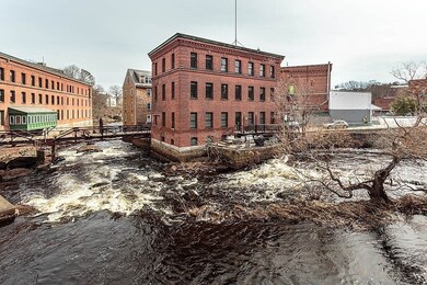 Baker Square Condominiums unit F402, Boston, MA 02124 - photo 2