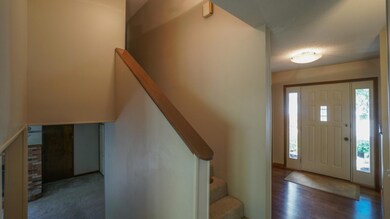 Foyer & Stairs