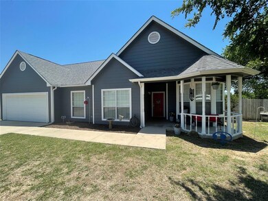 313 W Collom St, Decatur, TX 76234 - photo 2