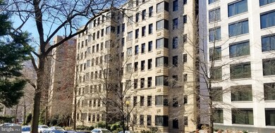 Swarthmore Condos unit 805, Washington, DC 20037 - photo 2