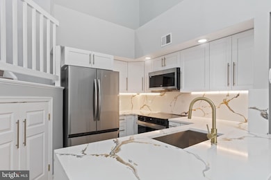 6864F Brindle Heath Way unit 208, Alexandria, VA 22315 - photo 6