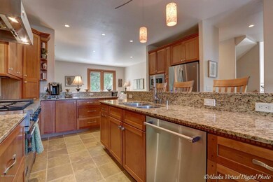 Cherry kitchen w/stainless appliances