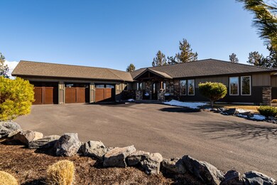 61004 Sky Harbor Dr, Bend, OR 97702 - photo 2