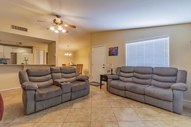 1765 W Los Araboles Cr - Chandler--14