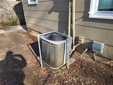 2510 S Hawthorne Ave, Independence, MO 64052 - photo 6