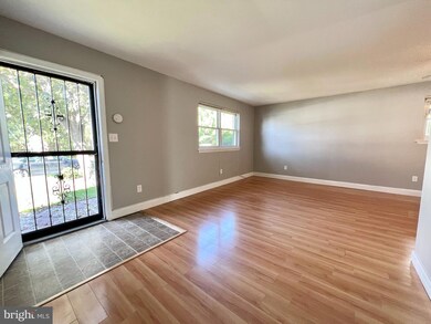 516 Corinthian Ave unit A, Essington, PA 19029 - photo 2