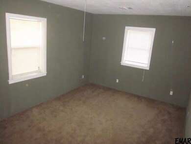 would be 3rd bedroom, no closet