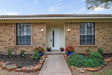 212 Stanford Dr, Bedford, TX 76021 - photo 5