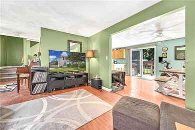 Living room to eat in kitchen
