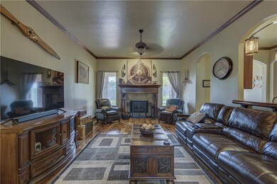 2525 SE 8th St, Moore, OK 73160 - photo 3