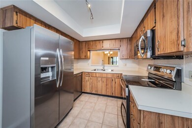 Kitchen has brand new stainless appliances !!