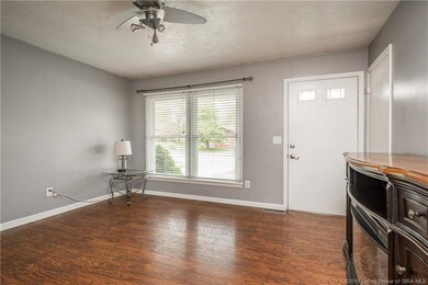 210 Venetian Way, New Albany, IN 47150 - photo 5