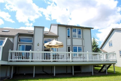 Gernerous sized deck for relaxing or entertaining.