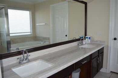 5305 Palo Duro Dr, Pearland, TX 77584 - photo 2