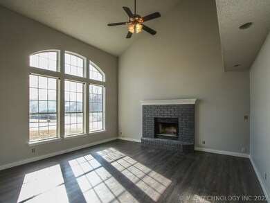 19507 E 37th St S, Broken Arrow, OK 74014 - photo 5