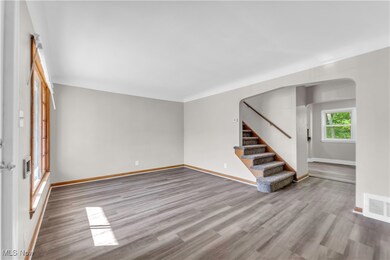 16713 Raymond St, Maple Heights, OH 44137 - photo 4