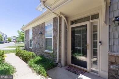 13907 Gullane Dr unit 106, Woodbridge, VA 22191 - photo 3