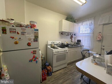 748 N Edgewood St, Baltimore, MD 21229 - photo 5