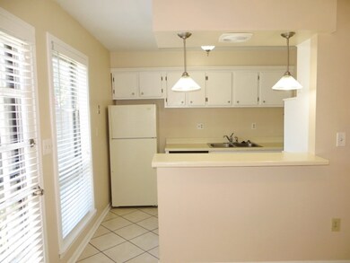 17x10 Kitchen with Breakfast Bar + Separate Eat-In