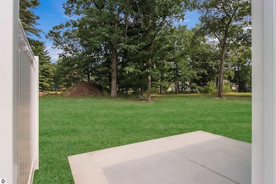 1729 Linden Ave unit 18, Traverse City, MI 49686 - photo 3