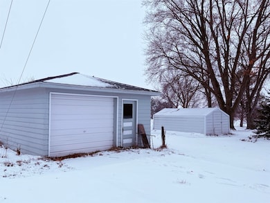 109 Jay St, Bloomfield, NE 68718 - photo 5