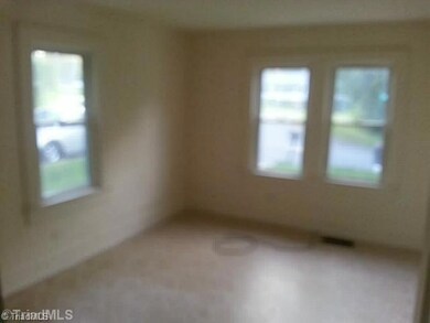 203 S Branch St, Reidsville, NC 27320 - photo 4