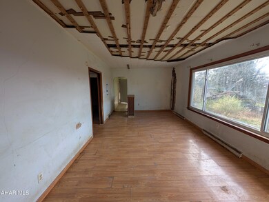 PXL_20241113_193244173