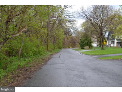 340 Arch St, Spring City, PA 19475 - photo 4