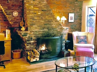 90 Commercial St unit 4B, Boston, MA 02109 - photo 3