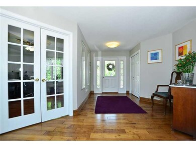 Entry/Foyer.