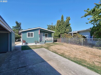 21979 Chalet Ct NE, Aurora, OR 97002 - photo 2