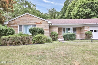 8 Joseph St, Troy, NY 12180 - photo 2