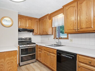 120 Princeton Ave, Waltham, MA 02451 - photo 4