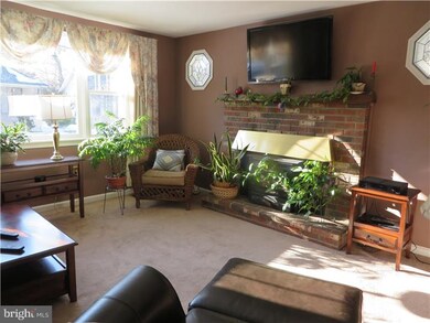 329 S Lippincott Ave, Maple Shade, NJ 08052 - photo 5