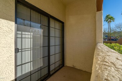 03_Balcony-01
