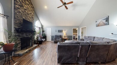 135 Hickory St, Harrodsburg, KY 40330 - photo 7