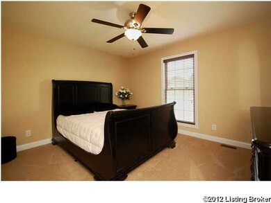 629 Sunray Dr, Shepherdsville, KY 40165 - photo 6