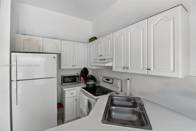18615 NW 84th Ct unit 101-1, Hialeah, FL 33015 - photo 5