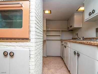 3917 Oakshire Rd, Des Moines, IA 50310 - photo 7