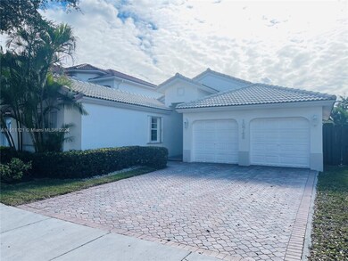 10748 NW 70th Ln, Doral, FL 33178 - photo 2