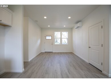 31 NE 143rd Ave unit B, Portland, OR 97230 - photo 4
