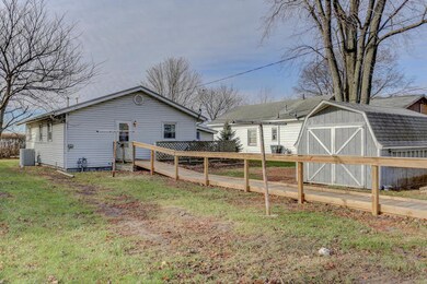 309 S Douglas St, Villa Grove, IL 61956 - photo 3