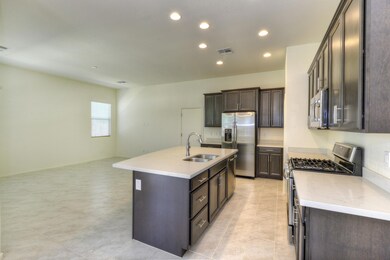003_Kitchen