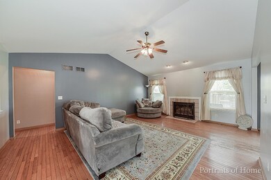 1412 Oakland Cir, North Aurora, IL 60542 - photo 5