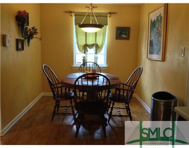 Breakfast Area. Great Eat-in Kitchen area