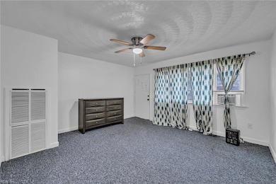 2001 Chesapeake Dr unit A, Chesapeake, VA 23324 - photo 3